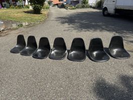 7 Eames Schalen Defekt ab 1.- 
