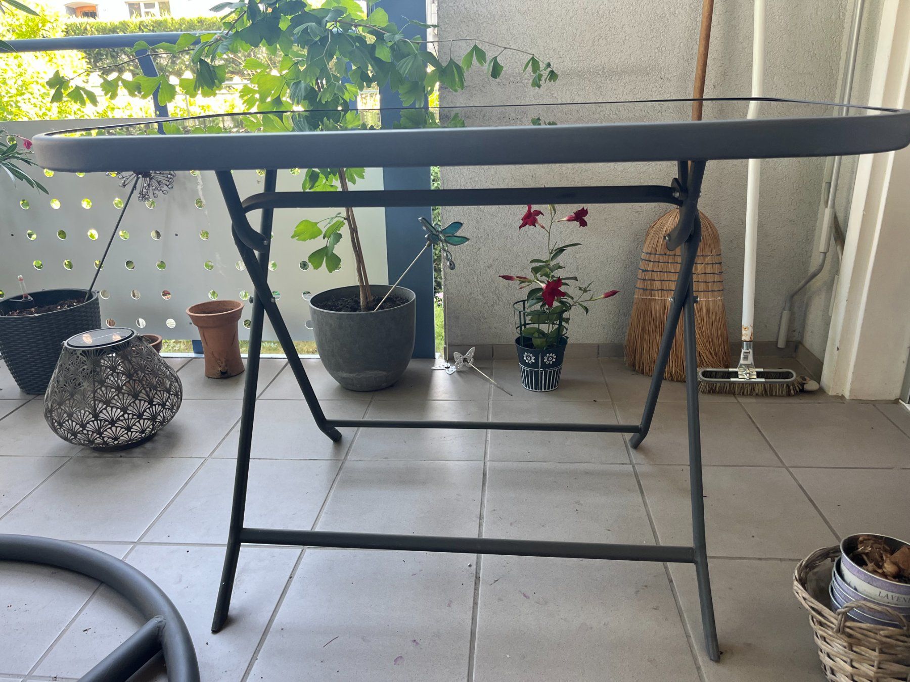 Tische: Schwarzer klapbarer Gartentisch – Gebraucht aus Binningen von Priuts 1