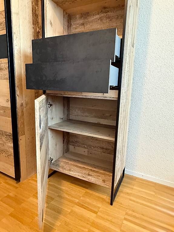 Commodes: Moderne Kommode in Anthrazit & Holzoptik  guter Zustand – D'occasion à Luzern par gju_r8xj 2