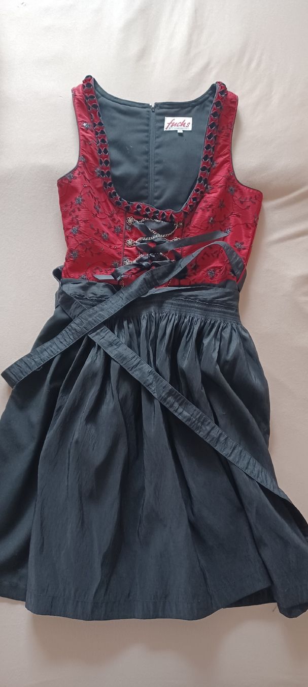 Vestiti: Fuchs Trachtenmode Dirndl Gr. 40, Rot-Schwarz – Nuovo (secondo la descrizione) da Plaffeien venduto da Morituri