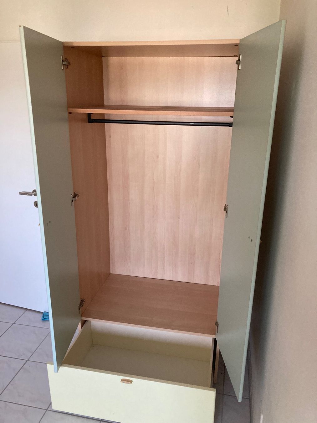 Armoires: Wardrobe – D'occasion à Horgen par Andradina 1
