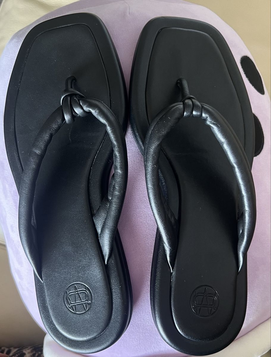 Scarpe da donna: Flip-Flops Massimo Dutti 🖤 – Usato da Schaan venduto da nan_2pg2 1