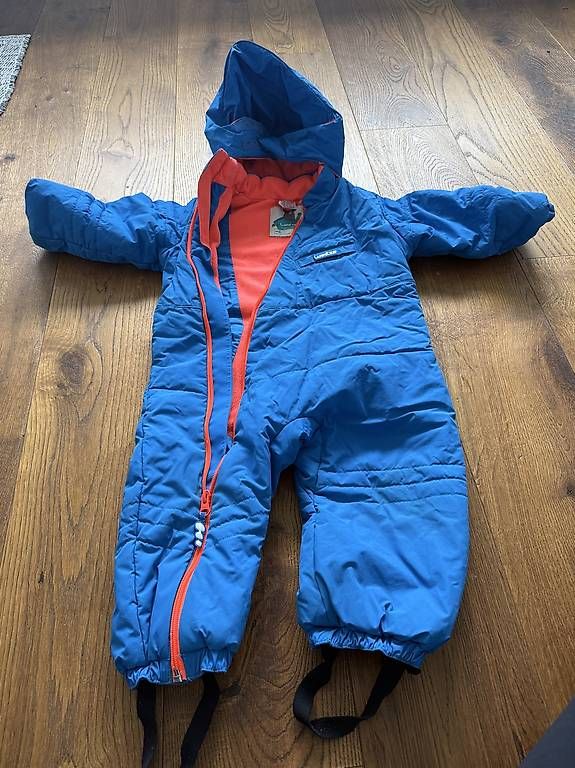 Lotti di vestiti: Schnee und regnen – Usato da Siebnen venduto da VenditaIre