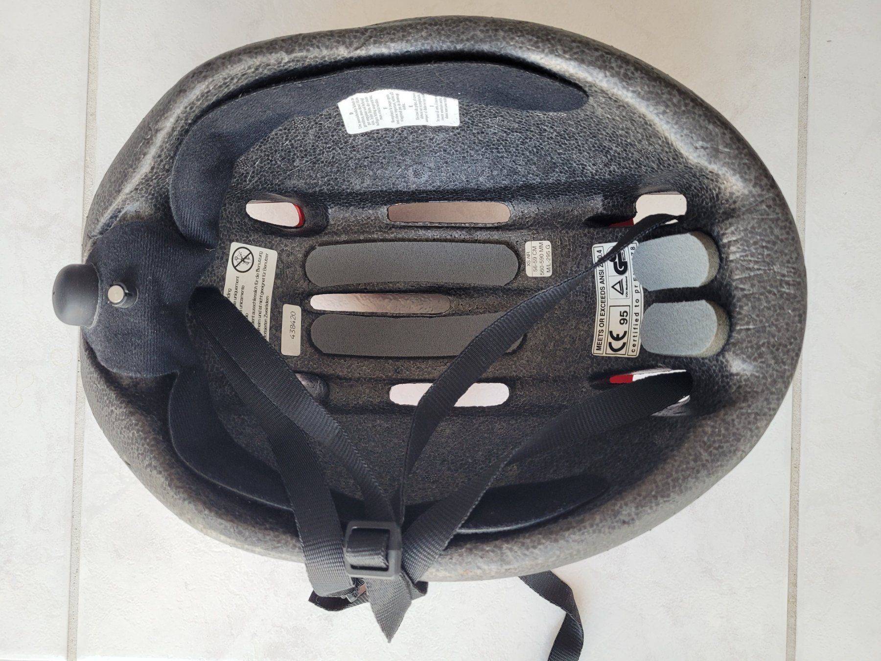 Caschi: Velohelm – Usato da Oberuzwil venduto da rtr_wp6m 1