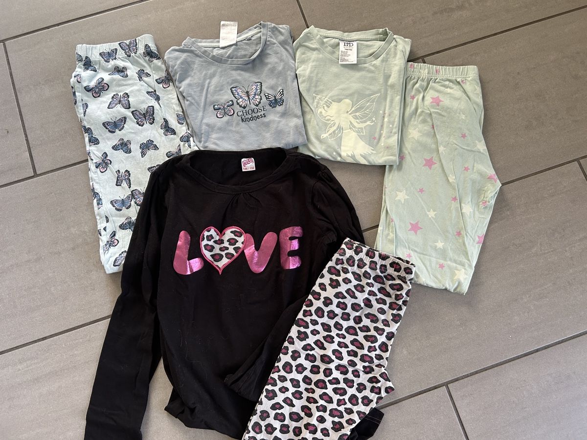 Pyjamas & Ähnliches: Pyjama Gr. 146/152 – Gebraucht aus Hinwil von trauber