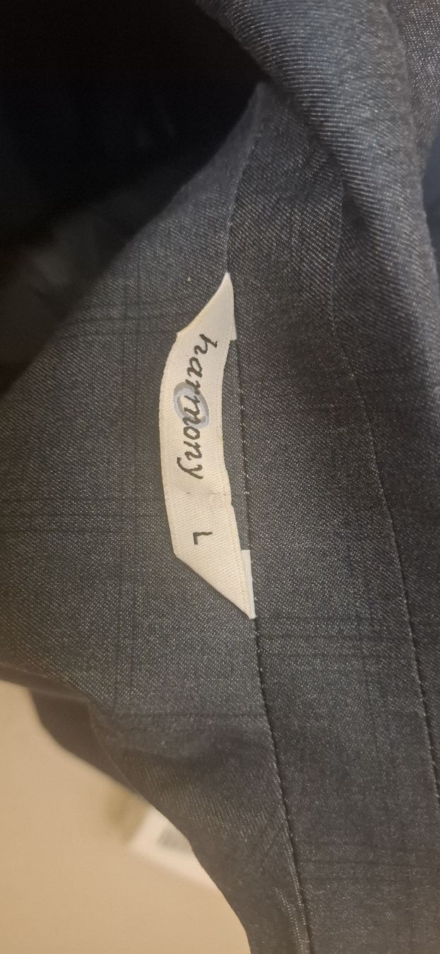 Completi & Tailleur: Bermuda Anzug Harmony Grau Grösse L 42  – Usato da Bedigliora venduto da Dolcezza0 4