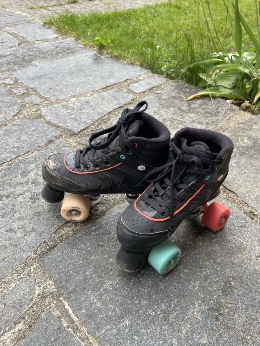 Decathlon Pattini in linea & Pattini a rotelle: Patin à roulettes noir, Taille 36  – Usato da Villars-sur-Glâne venduto da Captainguy