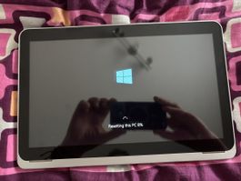 Windows Tablet mit Softwarefehler zum Reparieren