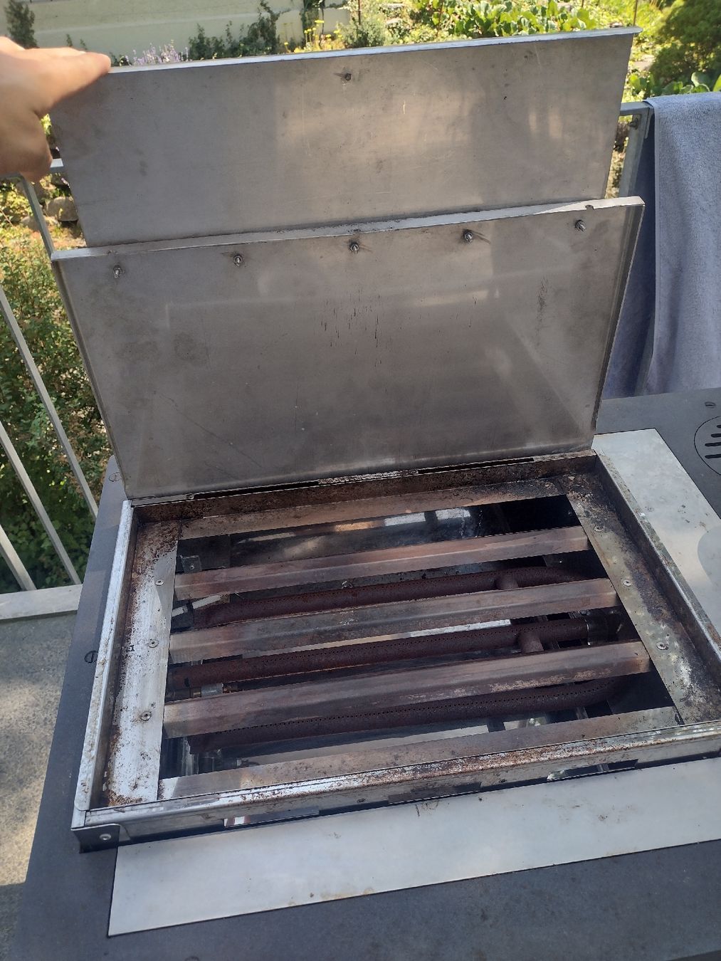 Altri mobili d'antiquariato: Beautiful Antique Enamel Grill with Propane Gas Conversion – Usato da Zürich venduto da TrainLine 5