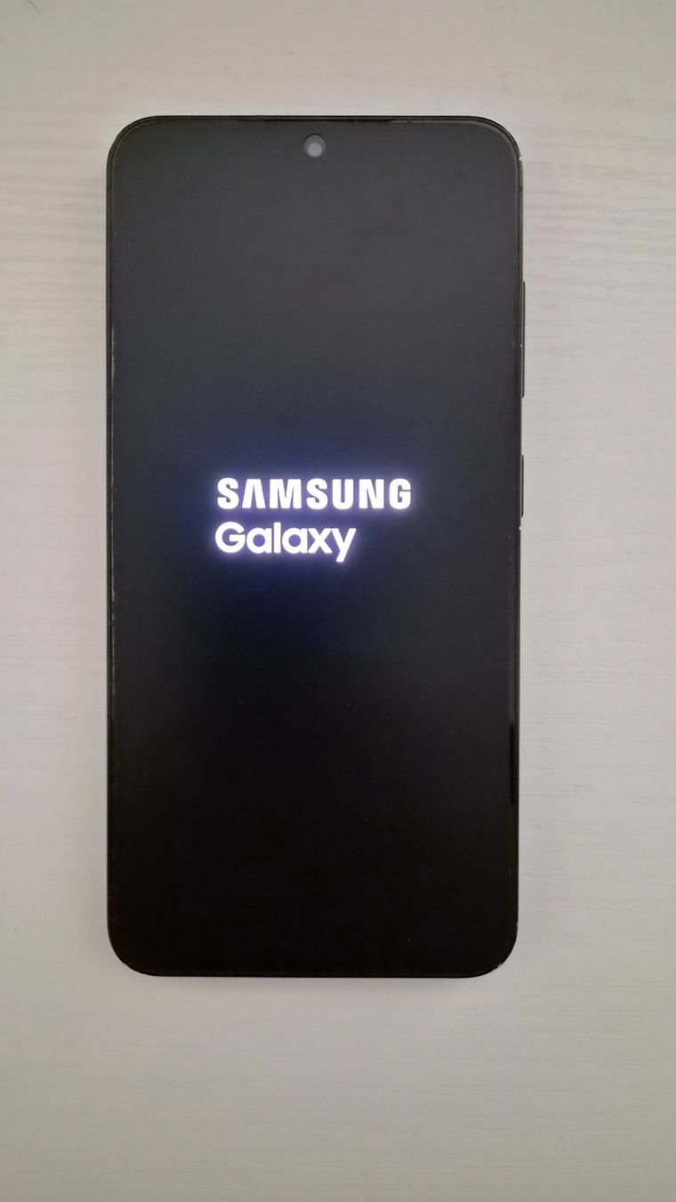 Samsung Telefoni cellulari / Smartphones: Samsung Galaxy S23 / Graphit / 256GB – Usato da Thalwil venduto da A-B-C-1990 1