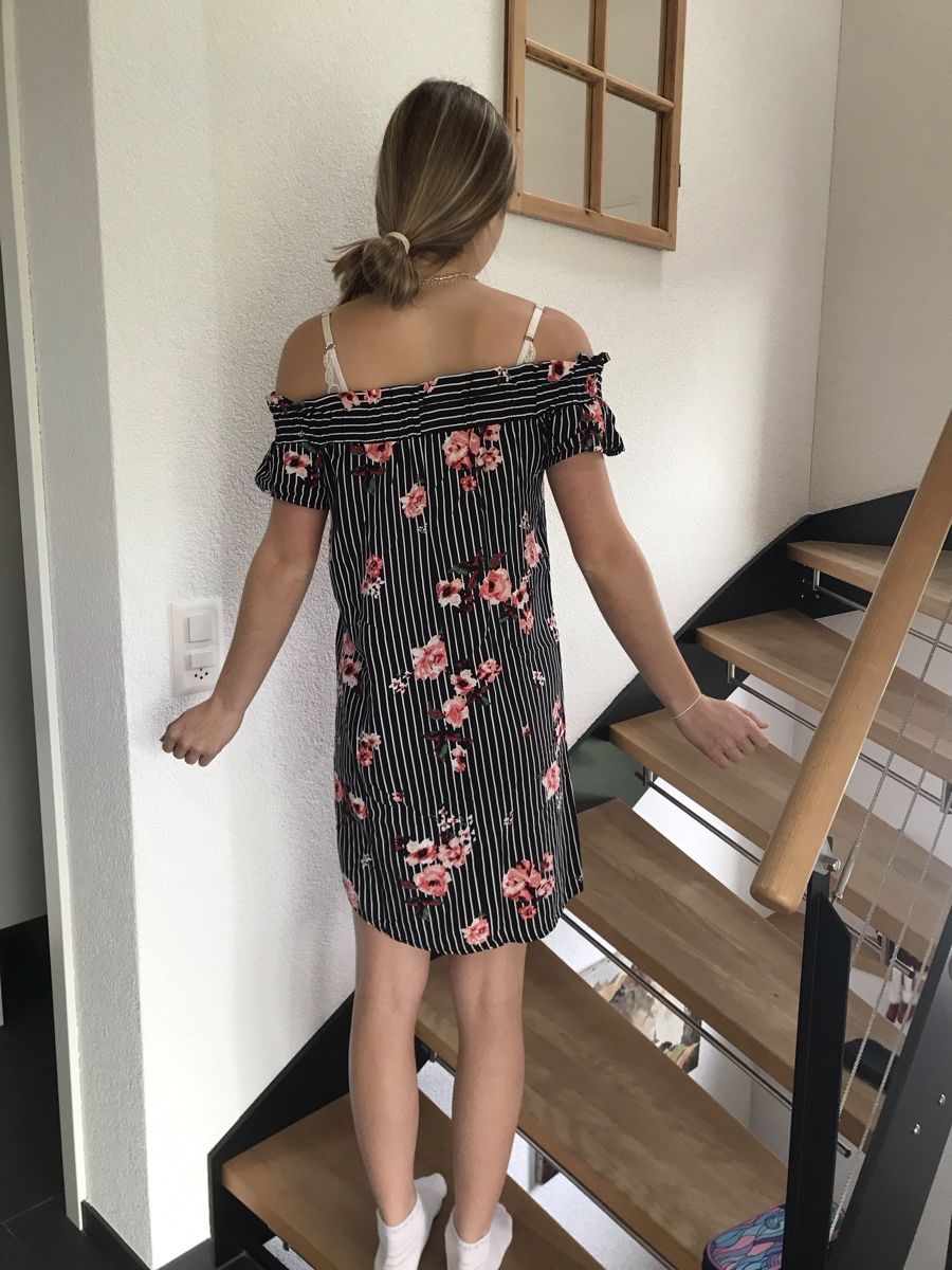 Tally Weijl Kleider & Röcke: Tally Weijl Blumenkleid Gr. XS – Gebraucht aus Oeschgen von Elmermo 1