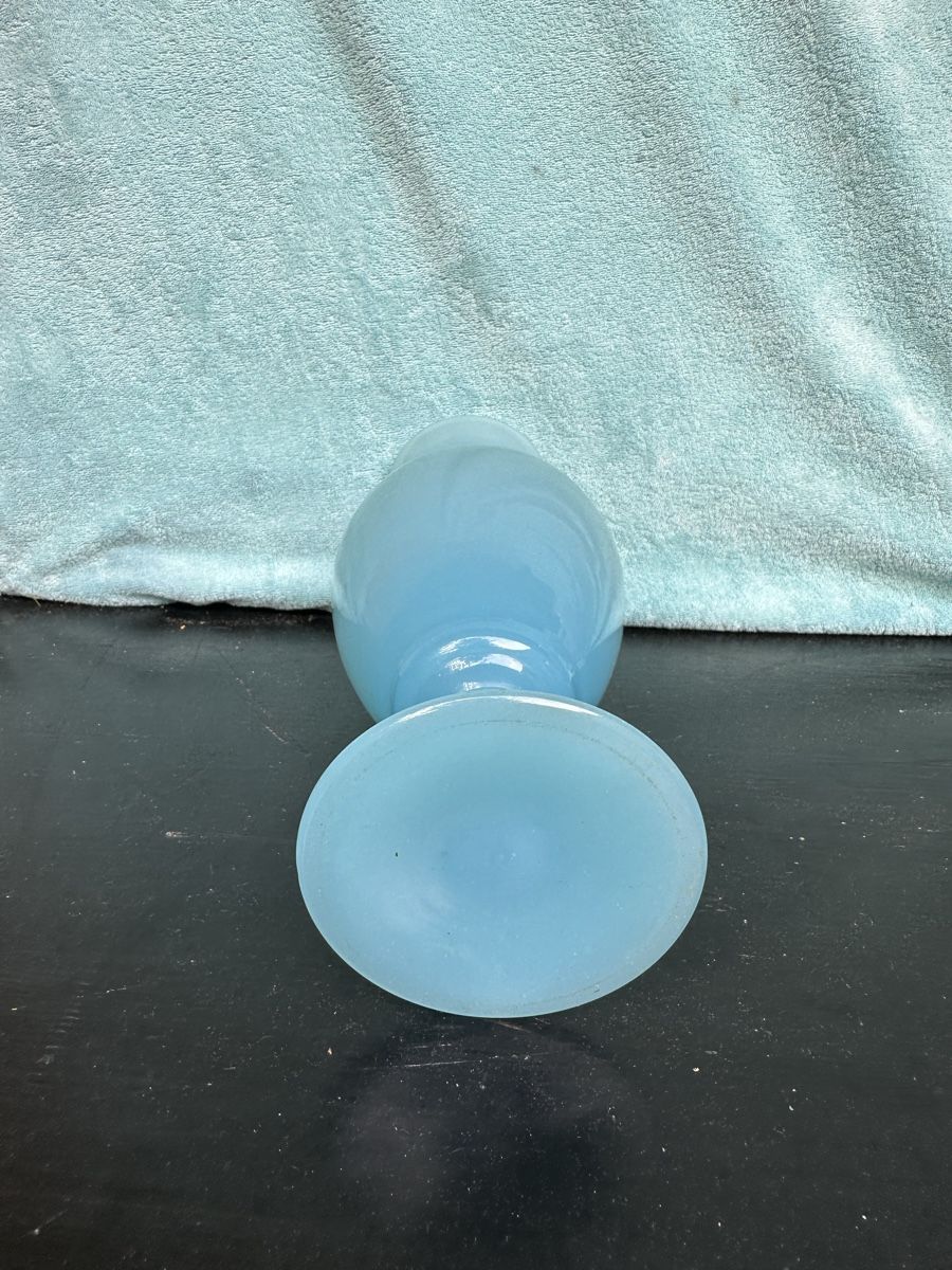Vasen & Gefässe: Vase en verre bleu clair 30cm haut – Gebraucht aus Lausanne von artnouveau04 1
