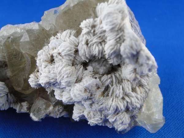 Minerali & Pietre curative: Baryt auf Fluorit-Matrix – Usato da Schinznach Bad venduto da Demerald 2