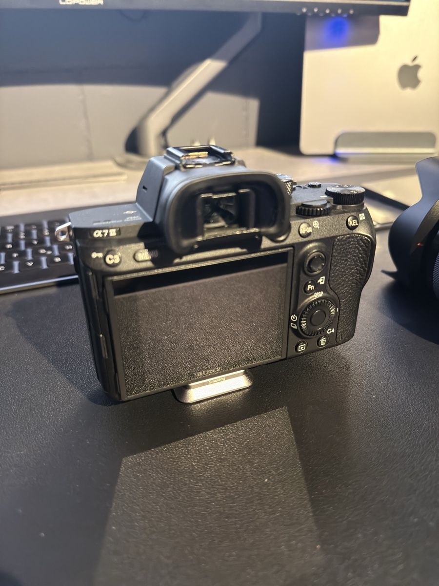 Sony Fotocamera: Sony A7iii & FE 28-70mm & Smallrig griff – Usato da Frümsen venduto da Alessandro06 3