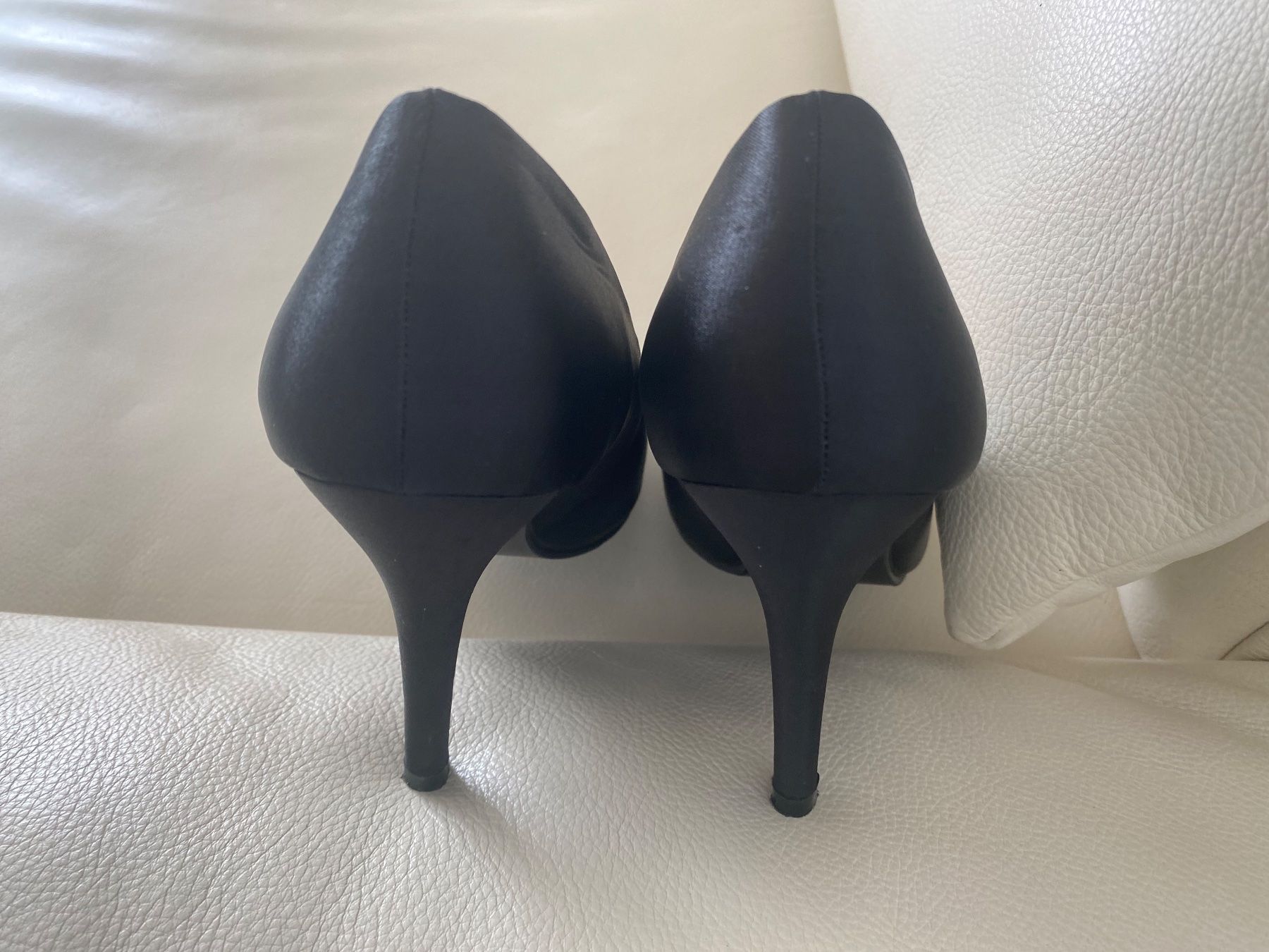 Scarpe da donna: Perfekter Auftritt mit diesem tollen Pumps mit Perlen, 38 – Nuovo e nell'imballaggio originale da Winkel venduto da ferrari2022 4