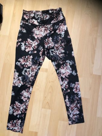 Sportleggins und Jacke Gr. S