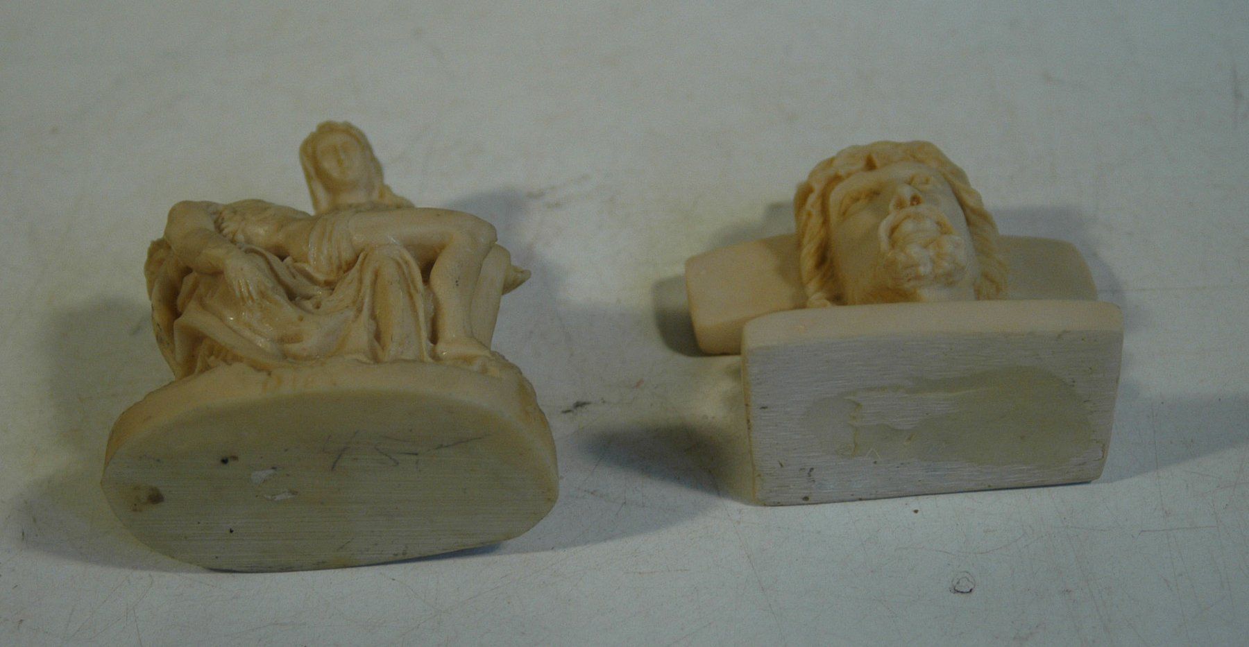 Statuette: 2-teiliges Set: Jesus und Maria Figuren – Usato da Herisau venduto da Wisen 5