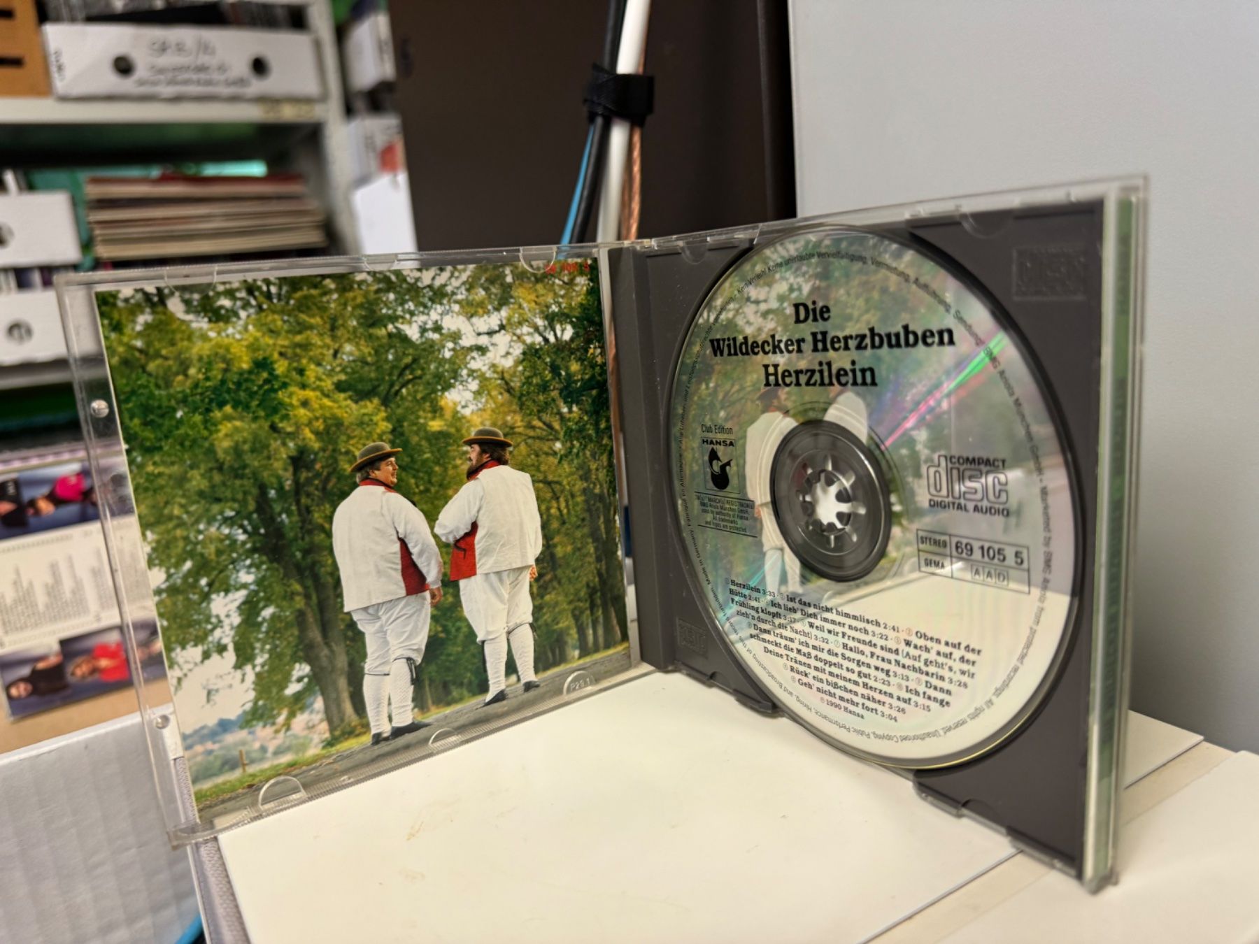 CD: Die Wildecker Herzbuben - Herzilein - HA11L – Usato da Küsnacht ZH venduto da Jazztilldawn 2