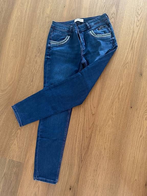 Jeans: Blue Jeans – Usato da Volketswil venduto da zjctcler 1