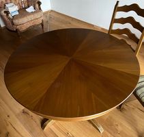 6 Stühle mit Tisch rund 115 cm , abholen in 6060 Sarnen OW