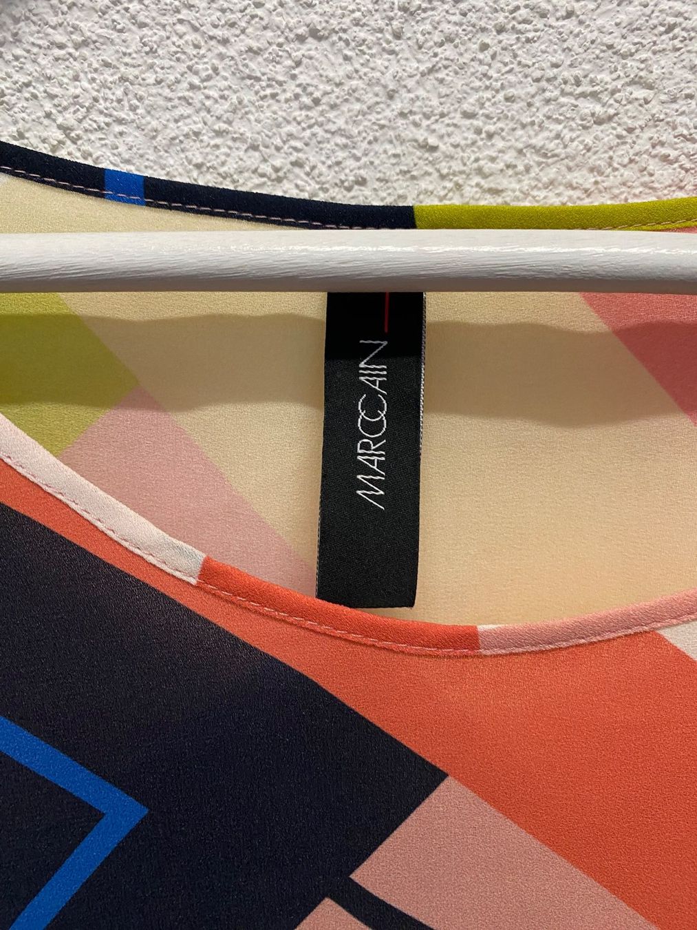 Blusen: MarcCain Shirt, Grösse 38, bunt gemustert, – Gebraucht aus Altstätten SG von mhu_k9gj 1