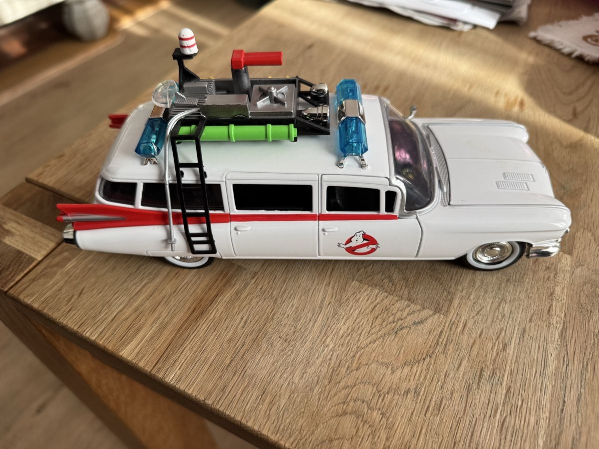 Jada Toys Modellini d'auto: Ghost Busters Cadillac – Nuovo (secondo la descrizione) da Rorbas venduto da zsoltar 2