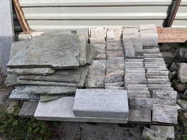 Pierres naturelles (Grès Kandla Gris, Granit Maggia,...)