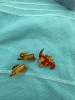 3 Anstecknadeln Set Dinosaurier und Flugzeug 2x Gold