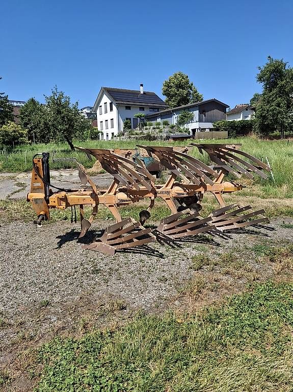 Kuhn Aratri: Pflug Huard – Usato da Aristau venduto da johndeere7810 1