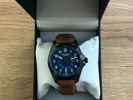 neue  Victorinox Uhr 241971