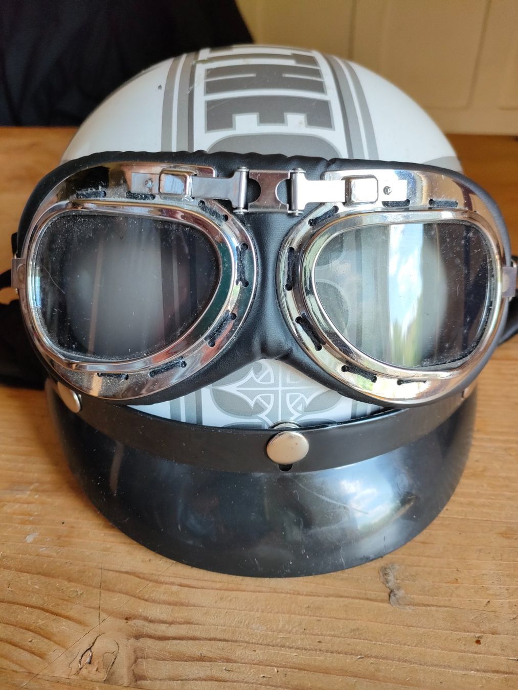 Helme & Visiere: Zu Verkaufen Motorradhelm – Gebraucht aus Romanshorn von Kattamaran