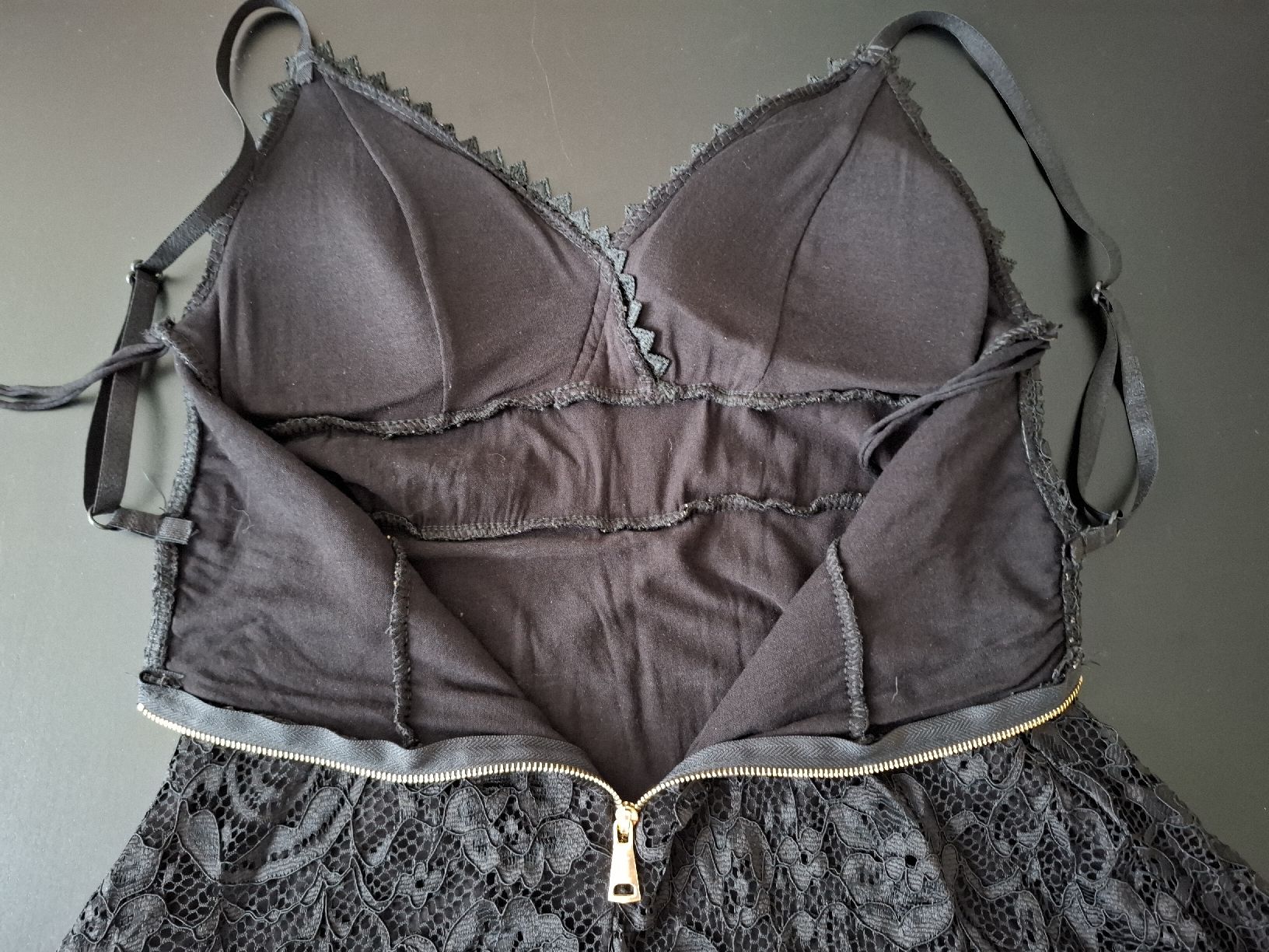 Kleider: Schwarzes Kleid / Grösse S-M – Gebraucht aus Dällikon von Shishio 2