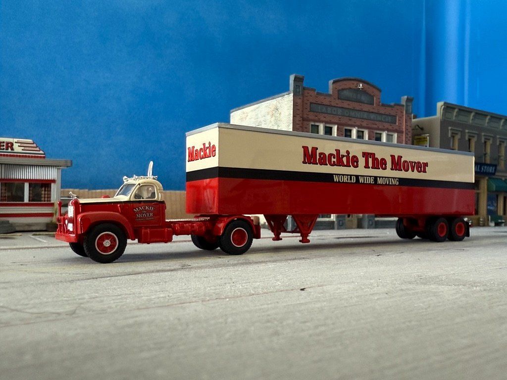 Brekina Modellini d'auto: Mack B61 Mackie Brekina H0 1/87 – Nuovo e nell'imballaggio originale da Würenlos venduto da SWISSOLDTIMERS 2