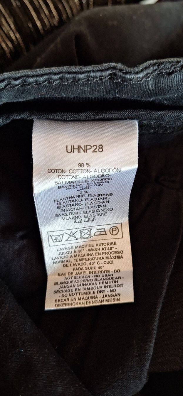 Nafnaf Jeans: Naf-Naf, jeans noir – Neuf avec emballage d'origine à Lussery-Villars par pousinete02 4
