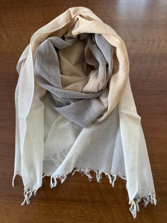 Leichter Schal beige grau mit Fransen guter Zustand