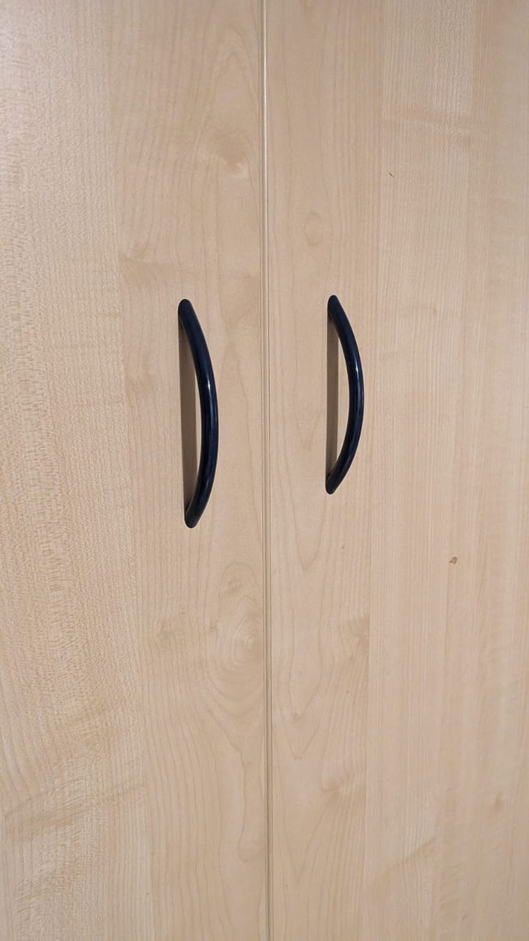 Schränke: Armoire à vêtements – Gebraucht aus Fribourg von Kulochu 1
