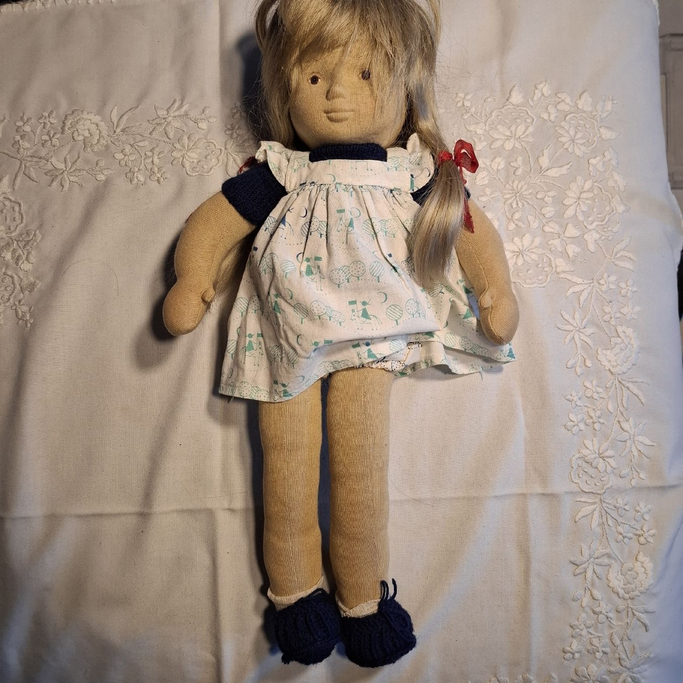 Puppen: Alte Puppe Komplett überzogen mit Stoff – Gebraucht aus Nürensdorf von DANG3REUX