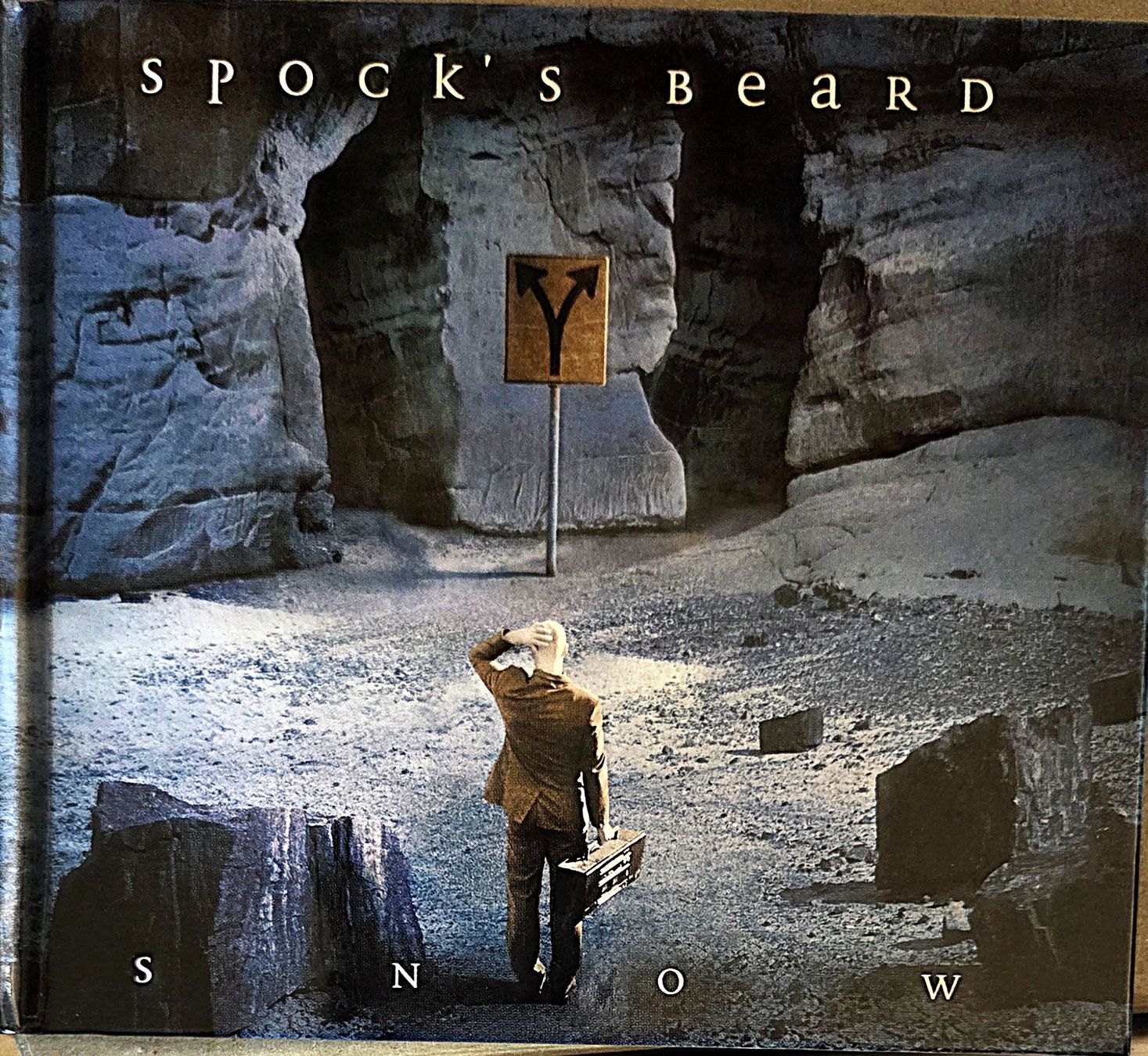 CD: Spock's Beard - Snow, Doppel CD, Hardcover – Nuovo (secondo la descrizione) da Biberist venduto da Beaver58