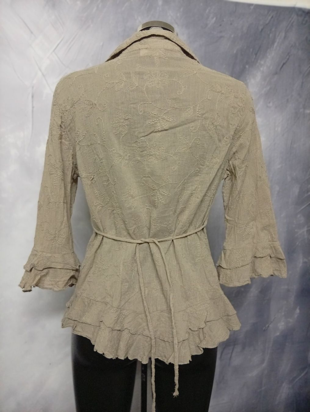 Blusen: Bluse mit Stickerei Gr.42 – Gebraucht aus Luzern von GoSecond 3