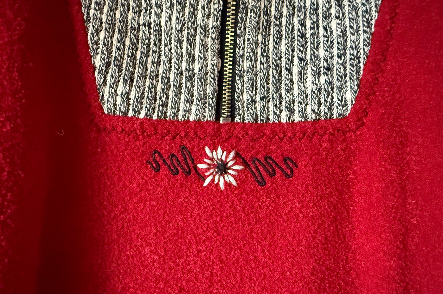 Maglioni & Felpe: Fleece-Pulli rot mit Reissverschluss und Edelweiss – Usato da Zäziwil venduto da kreative-ideen 2