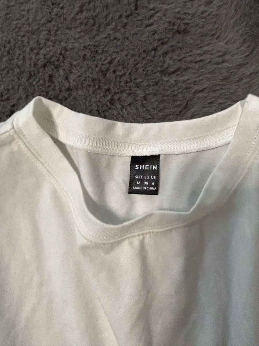 Tops: White Crop Top - Cute Summer Tee, Size M – Neuf (Voir description) à Wichtrach par Re_Fit 2