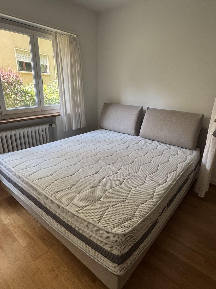 Betten: 1.80er Bett mit Matratze  – Gebraucht aus Zürich von lou_rq2j