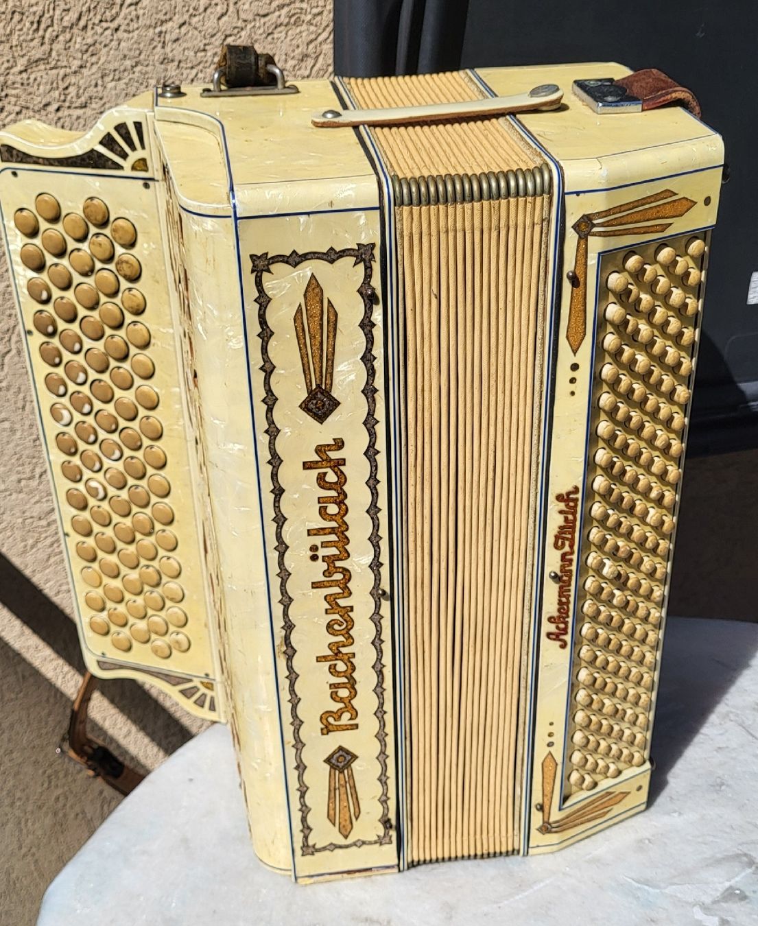 Strumenti musicali: Accordéon Bachenbulach suisse – Usato da Penthalaz venduto da EvandroLuz