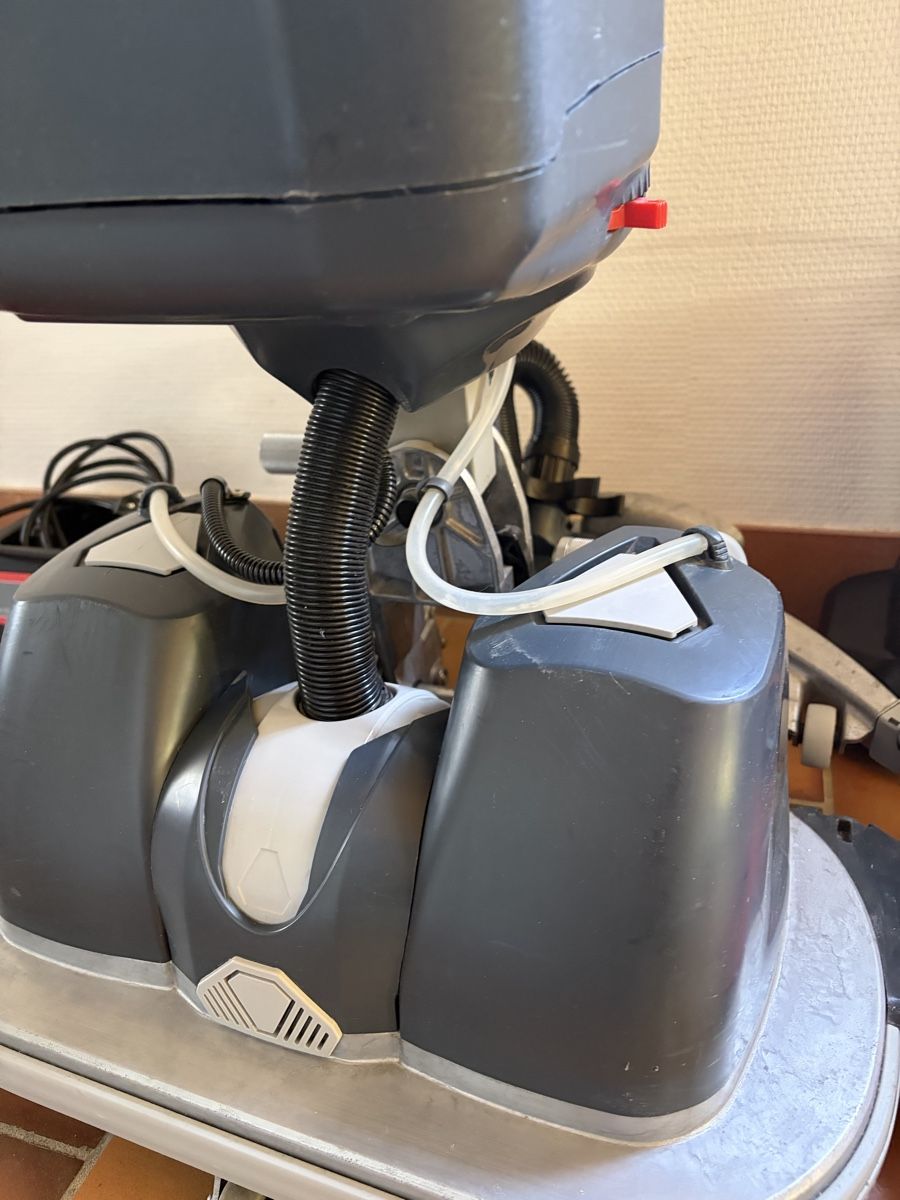 Toutes les machines: Scheuersaugmaschine Numatic NUC 244 NX  – D'occasion à Detligen par corabero 3