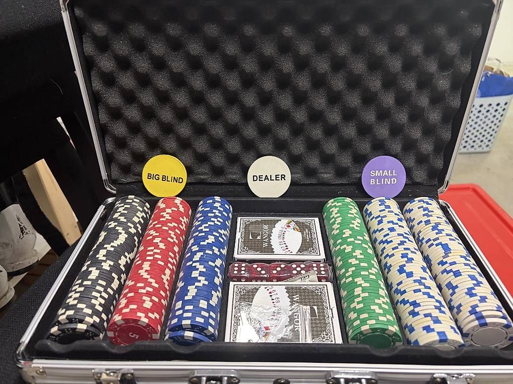 Jeux: Pokerset – D'occasion à Konolfingen par sil_qrx8