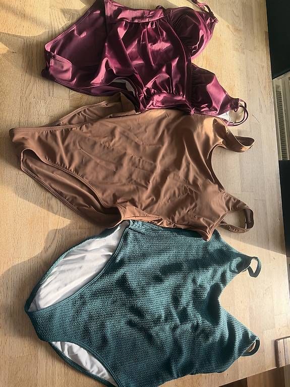 Costumi da bagno & Bikini: Badeanzüge  – Usato da Zürich venduto da Joel2004