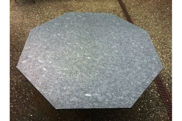 Tische: Granittisch achteckig 160 x 160 cm – Neu (gemäss Beschreibung) aus Niederbipp von famesdesign 3