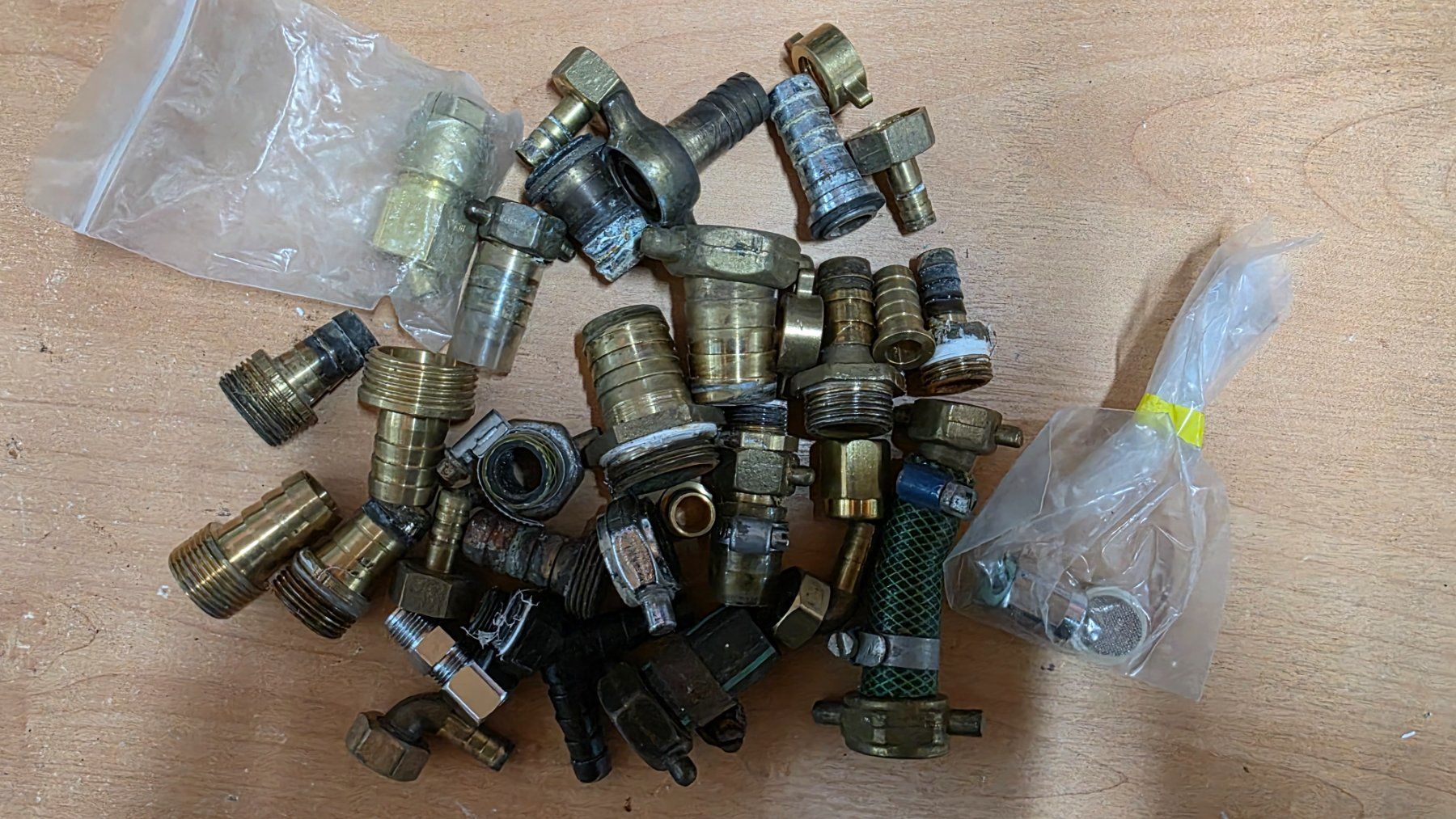 Ferramenta: Lot de raccords en laiton – Usato da Bionnens venduto da Meg011