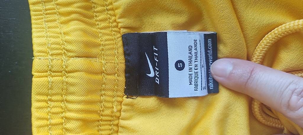Nike Pantaloni: Nike Sporthose Gr. S – Usato da Würenlos venduto da Daveness 2