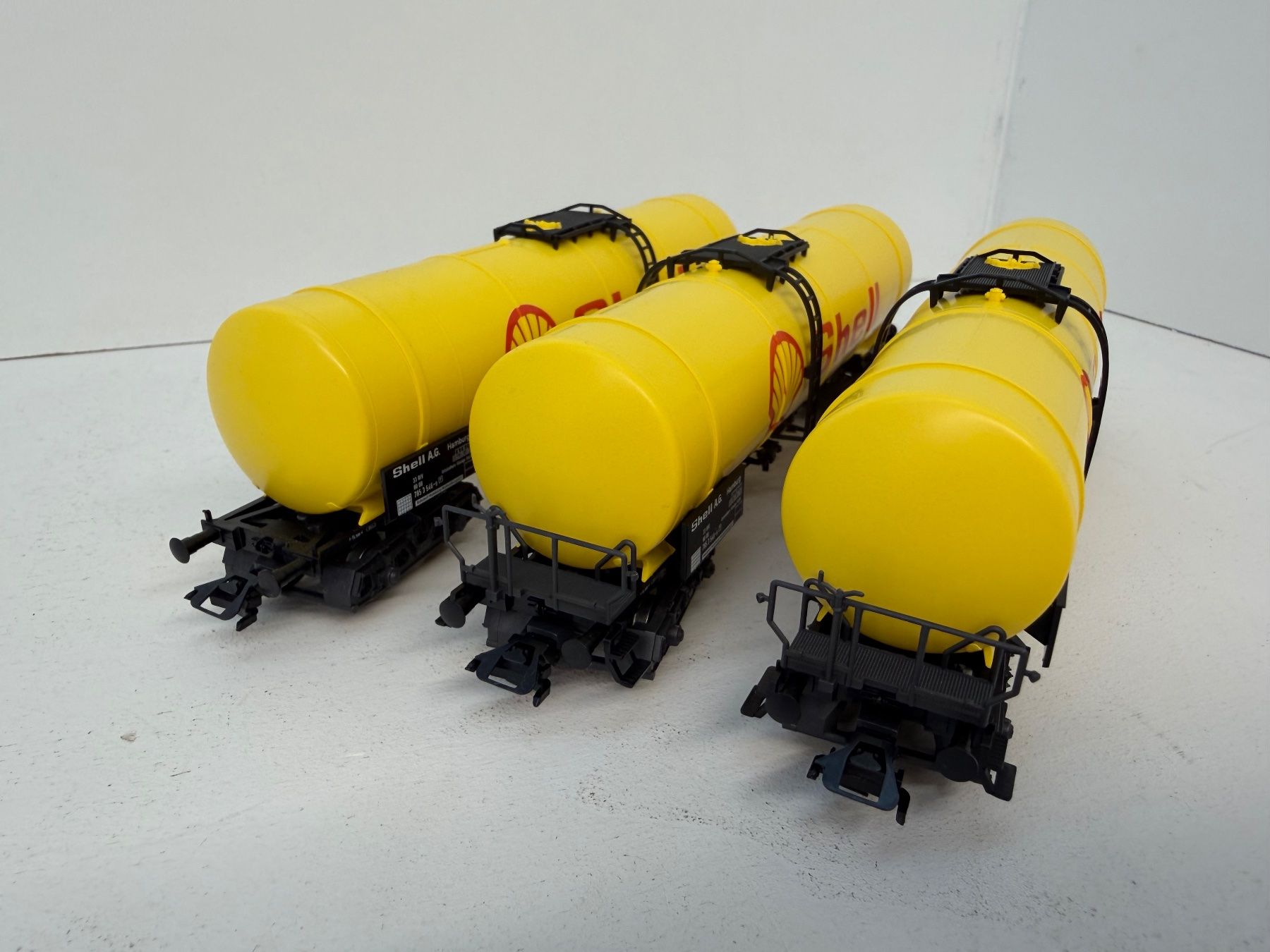 Märklin Modellini di ferrovie: 3er Set 4756 Märklin Kesselwagen Shell – Usato da Büsserach venduto da ModellbahnDepot 5